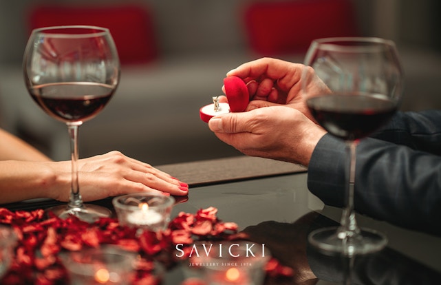 Najpiękniejsze zaręczyny, czyli jak i gdzie je zaplanować? Najpiękniejsze zaręczyny, czyli jak i gdzie je zaplanować?