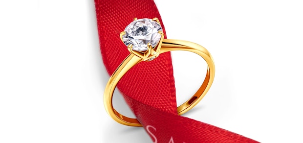 Czy złoty pierścionek może brudzić?