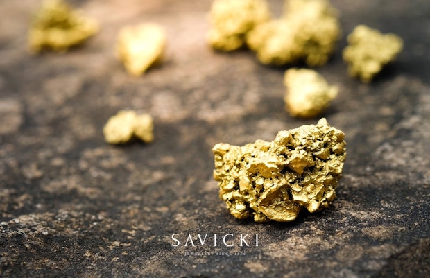 Czy magnes przyciąga złoto?