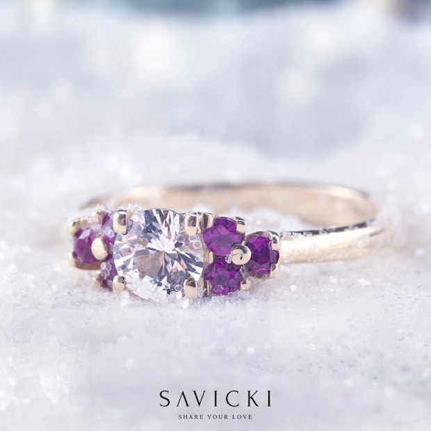 Ile kosztują pierścionki zaręczynowe? Przegląd najpiękniejszych