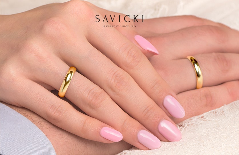 Na której ręce i palcu nosi się obrączkę ślubną?