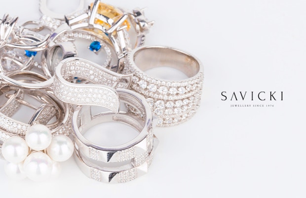 Białe złoto a srebro - jak odróżnić i co wybrać?