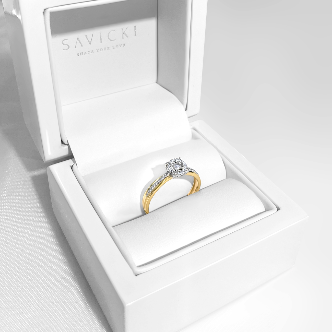 Pierścionek zaręczynowy SAVICKI: dwukolorowe złoto, diamenty