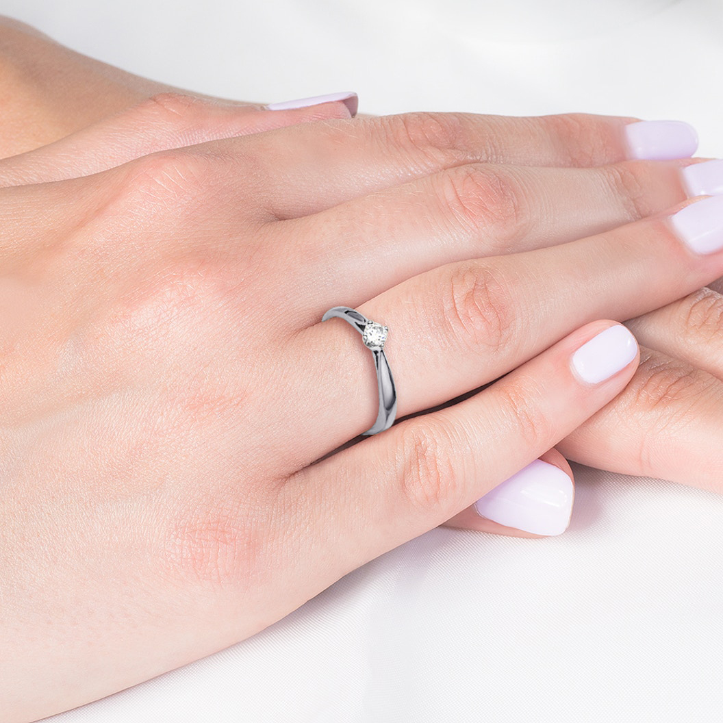 Pierścionek zaręczynowy SAVICKI: białe złoto, diament