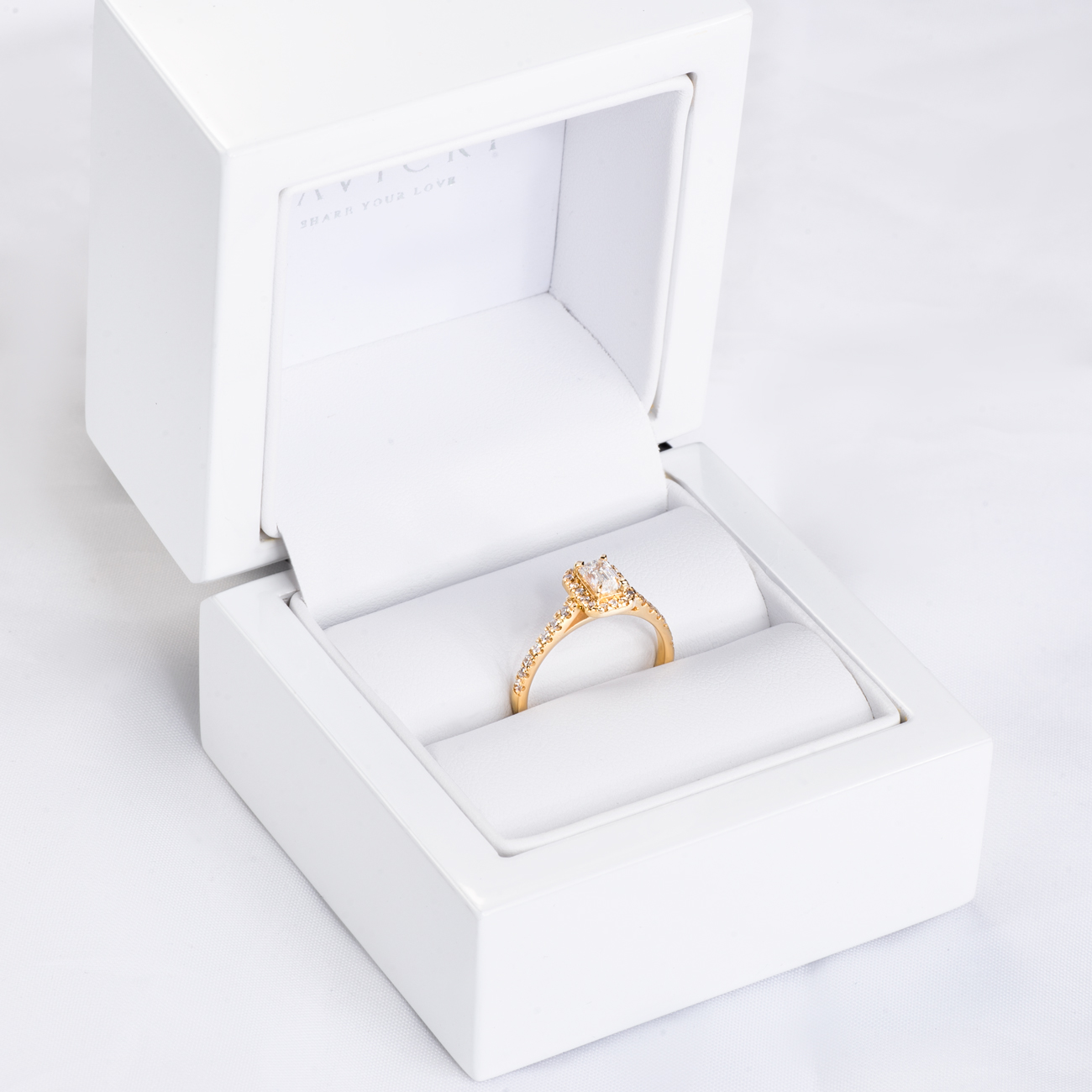 Verlobungsring SAVICKI: Gelbgold, Weißer Saphir