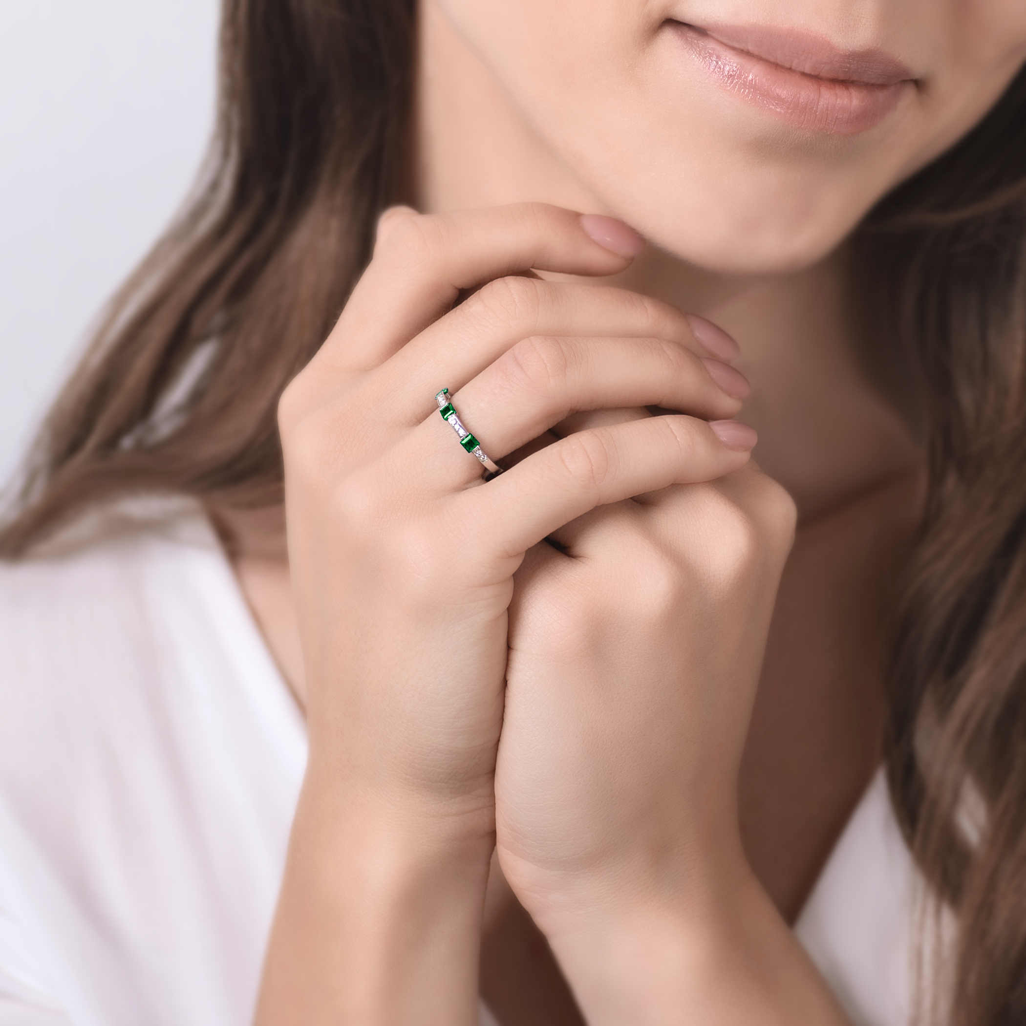 Ring SAVICKI: Weißgold, Smaragde, Diamanten