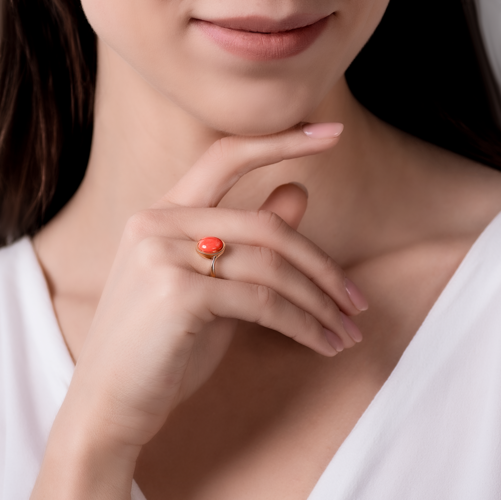 Pierścionek SAVICKI: złoty, korál