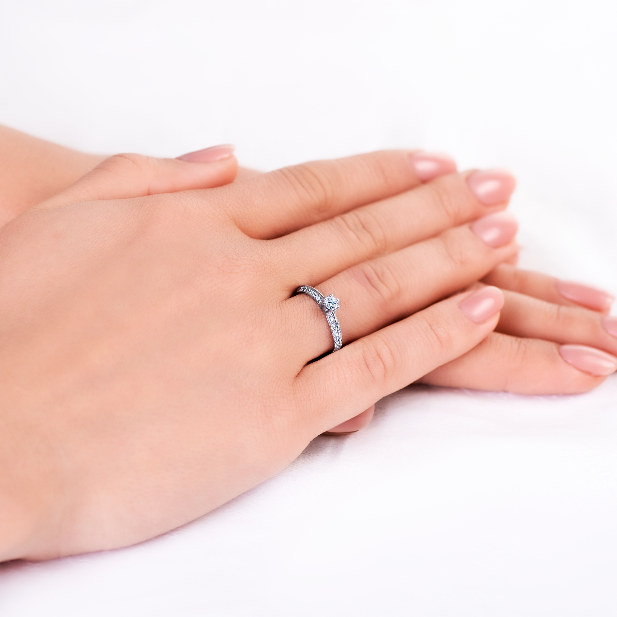 Pierścionek zaręczynowy SAVICKI: białe złoto, diamenty - 5