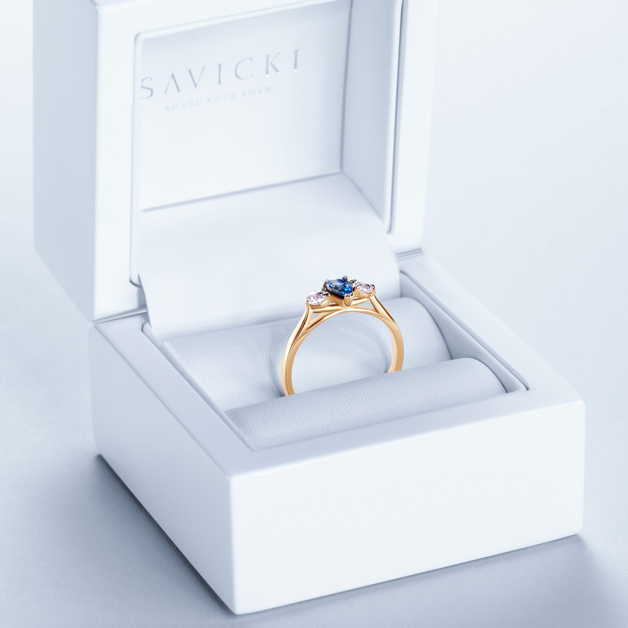 Pierścionek zaręczynowy SAVICKI: dwukolorowe złoto, niebieski szafir, białe szafiry - 7