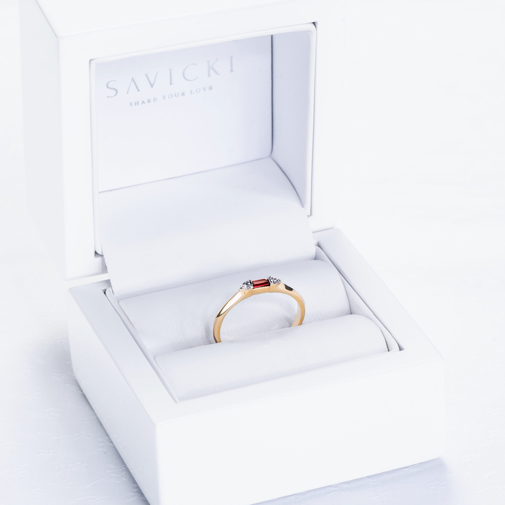 Verlobungsring Savicki: Zweifarbiges Gold, Rubin, Diamanten