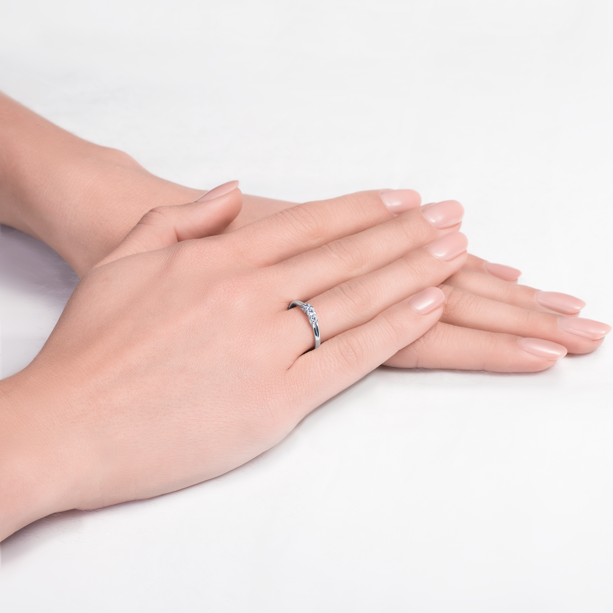 Pierścionek zaręczynowy SAVICKI: białe złoto, diamenty