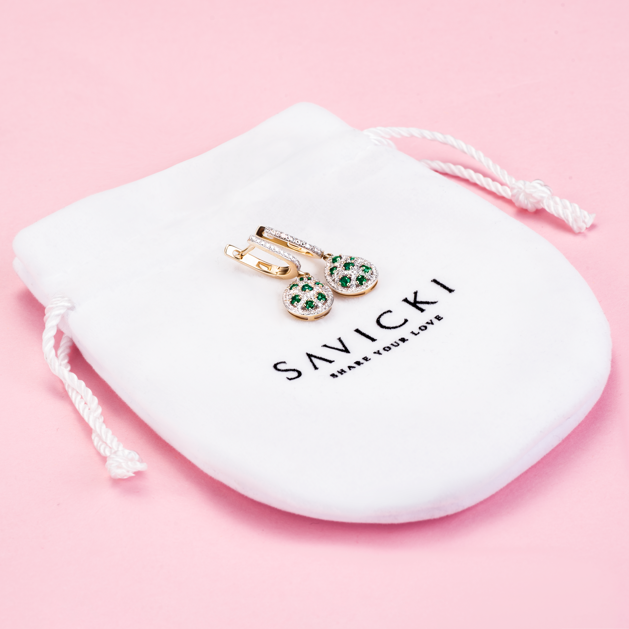 Ohrringe Savicki: Zweifarbiges Gold, Smaragde, Diamanten