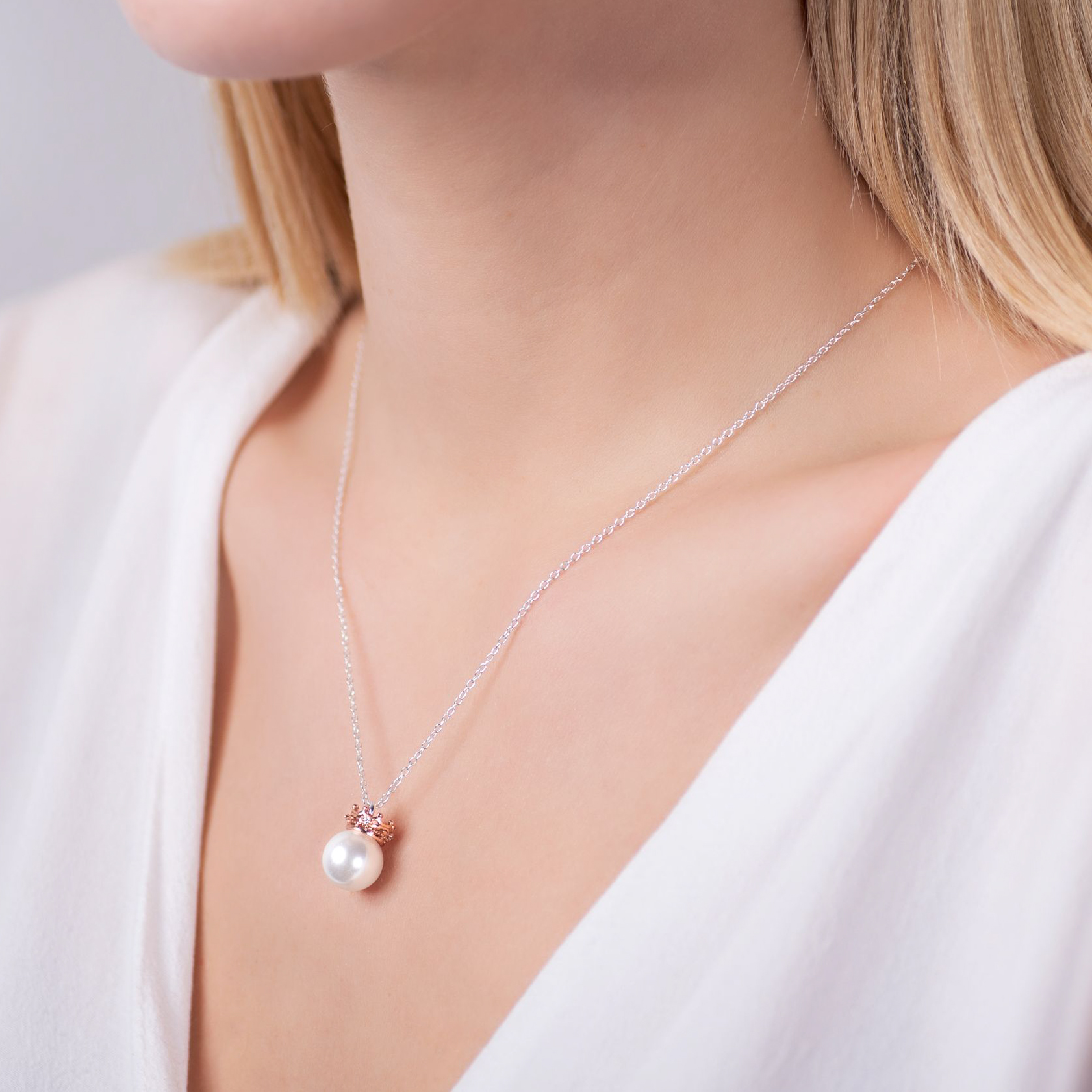 Naszyjnik kulka Savicki: pozłacany, perła, cyrkonie