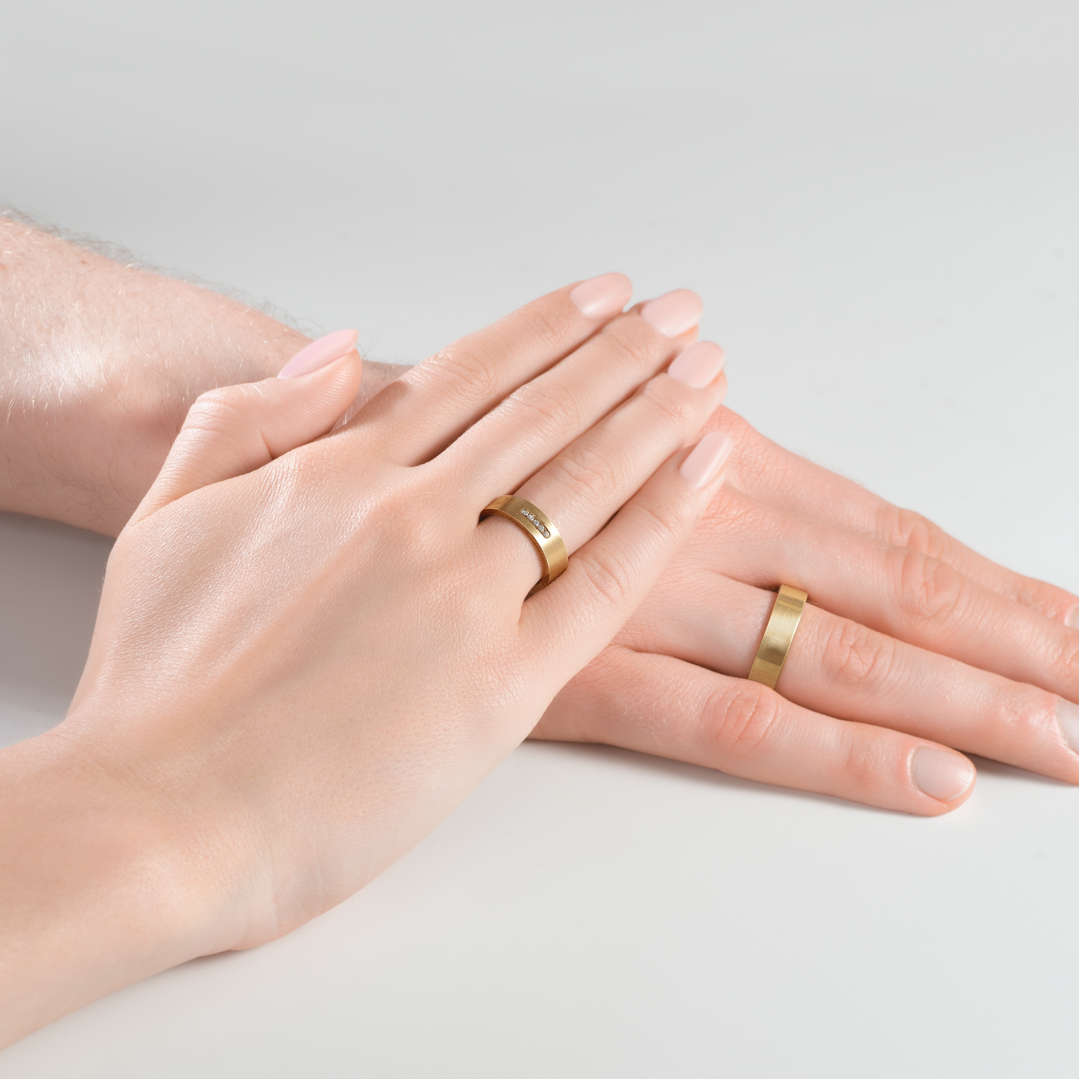 Obrączki ślubne: złote, płaskie, 5 mm