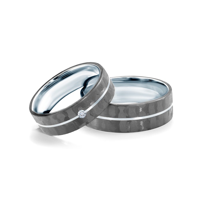 Wedding rings: carbon, titanium, flat, 6 mm and 7 mm
