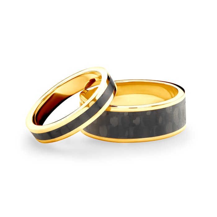 Wedding rings: carbon, gold, flat, 4 mm and 8 mm