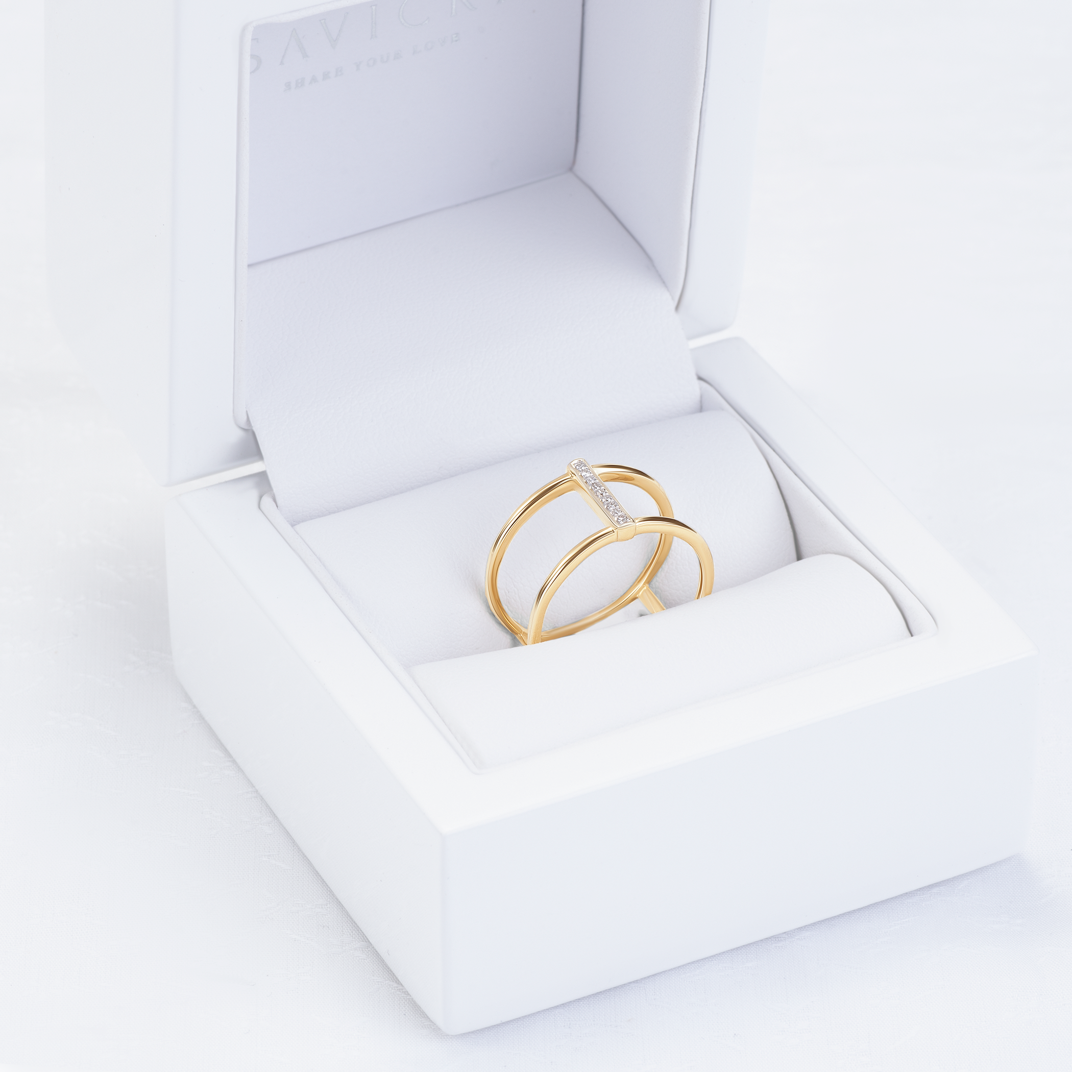 Pierścionek SAVICKI: dwukolorowe złoto, diamenty