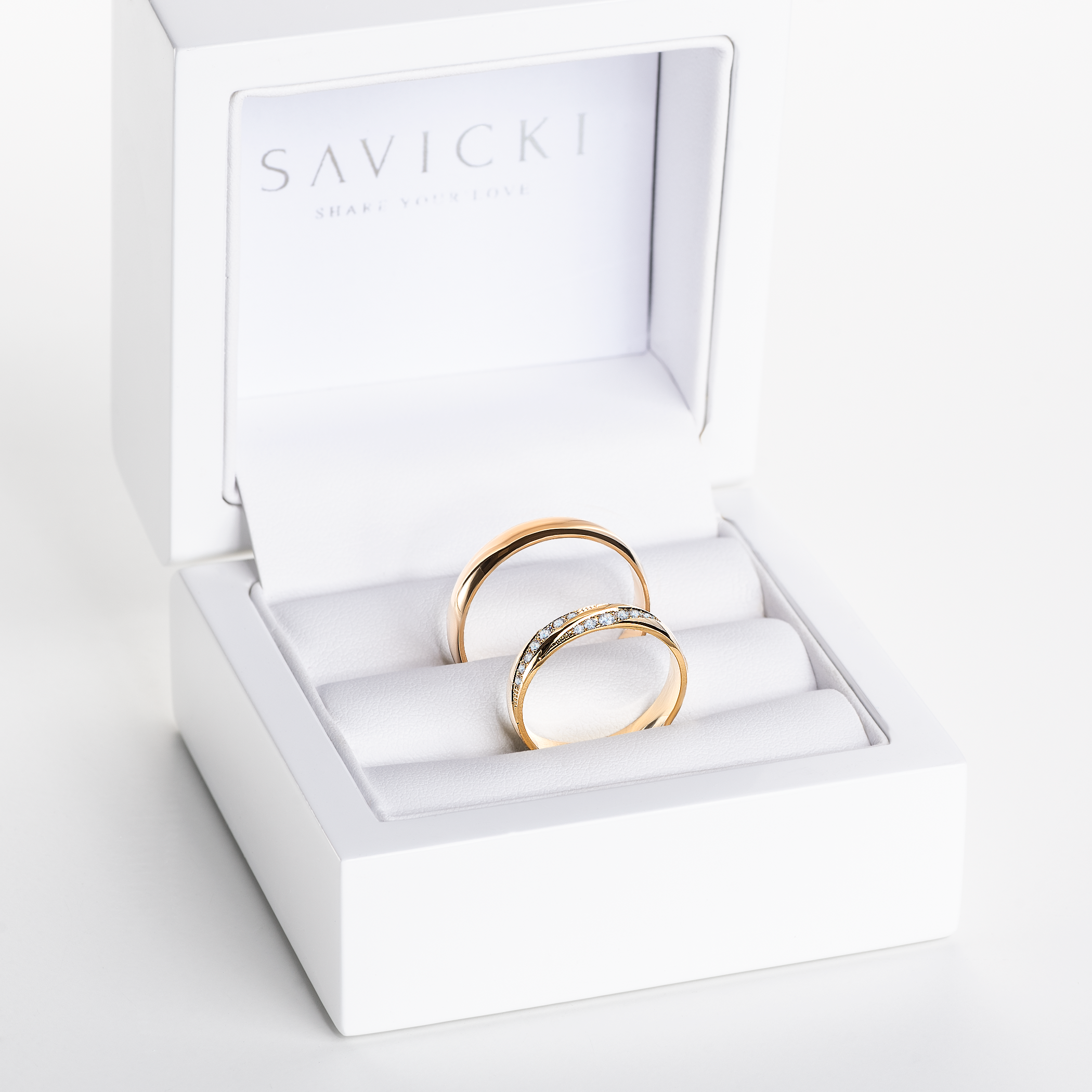 Obrączki ślubne: złote, półokrągłe, 4 mm