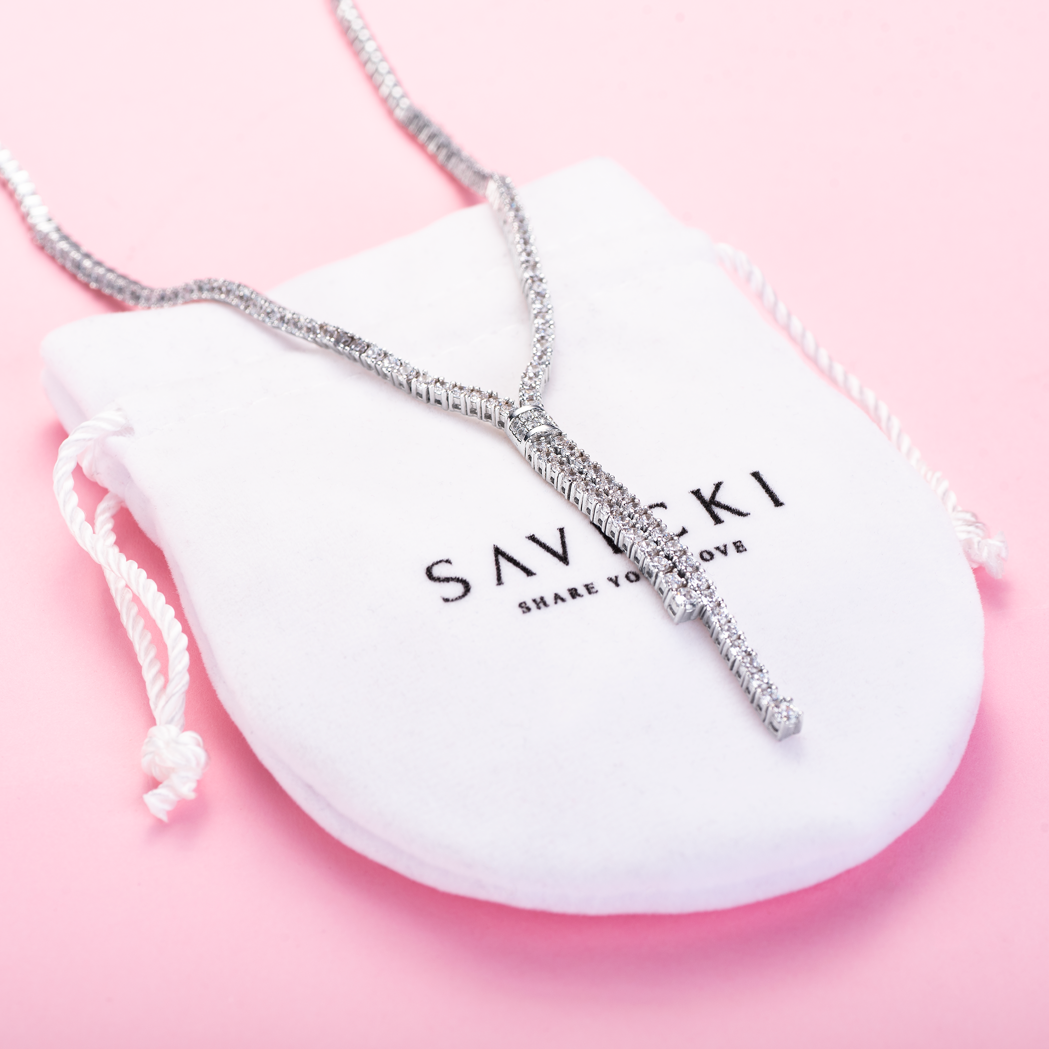 Kolia Savicki: białe złoto, diamenty