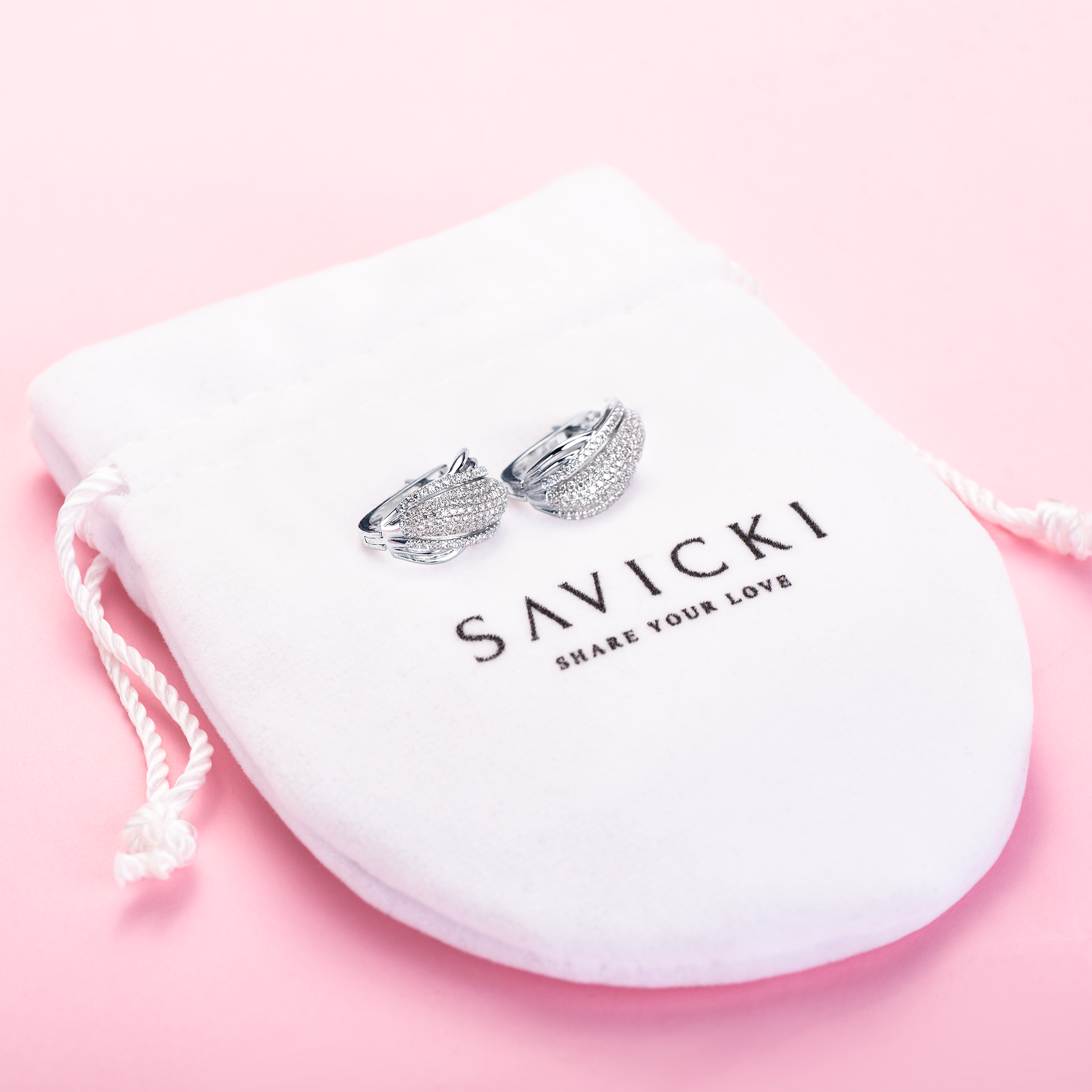 Kolczyki SAVICKI: białe złoto, diamenty