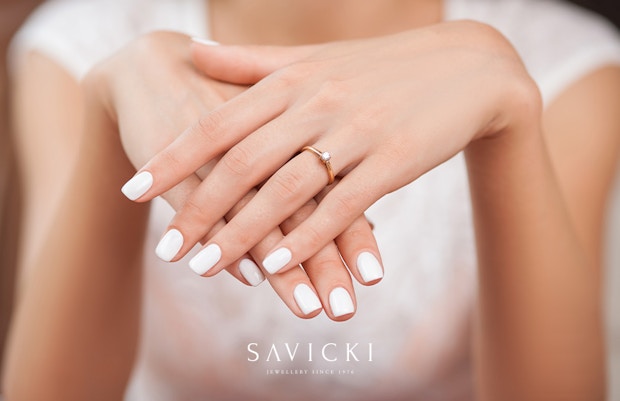 Dlaczego brylant na zaręczyny?