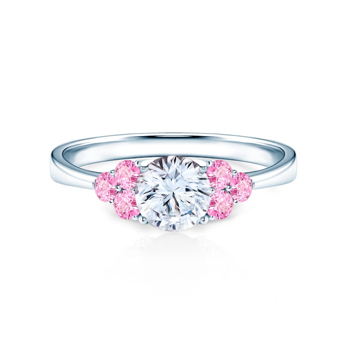 Zásnubní prsten Fairytale: bílé zlato, bílý safír, růžové safíry