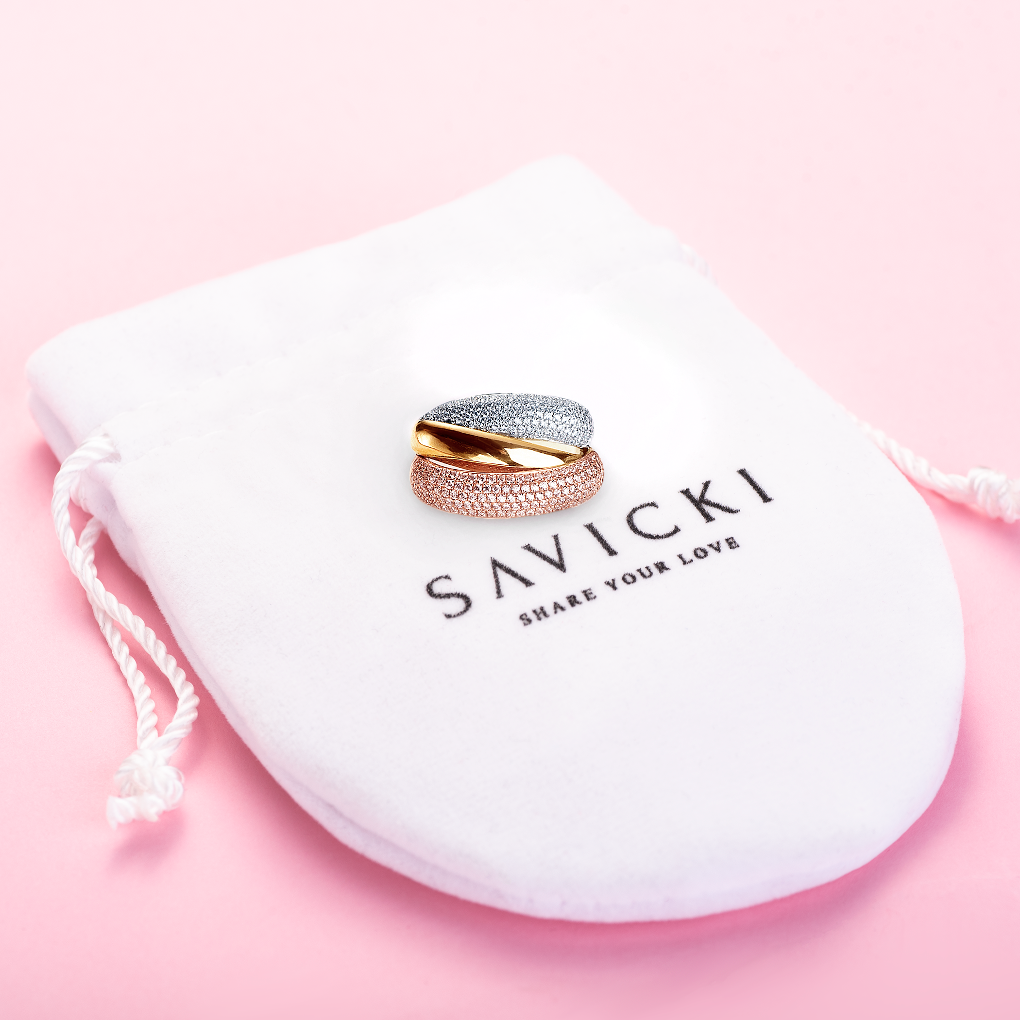 Zawieszka Savicki: trzykolorowe złoto, diamenty