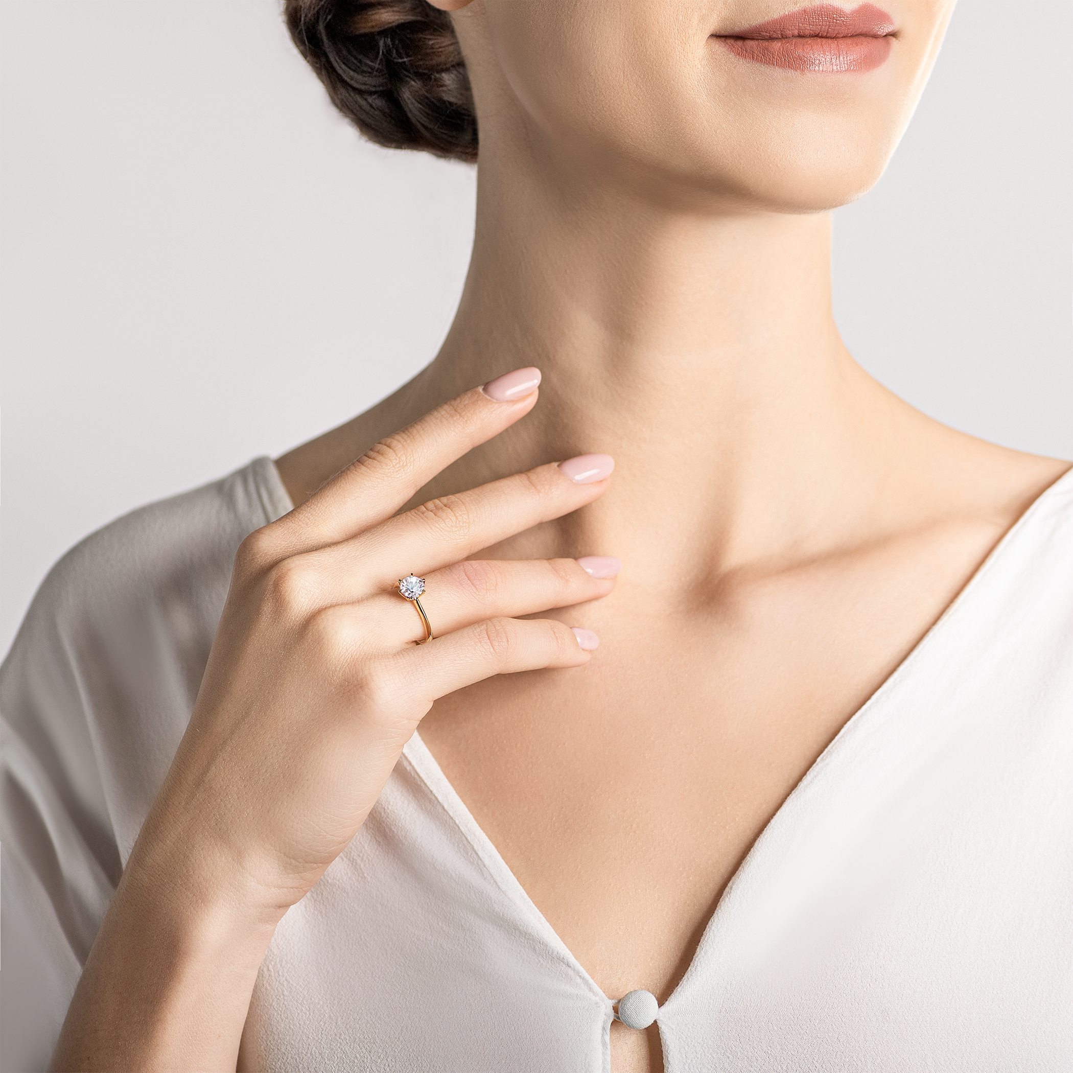 Pierścionek zaręczynowy The Journey: złoty, biały szafir