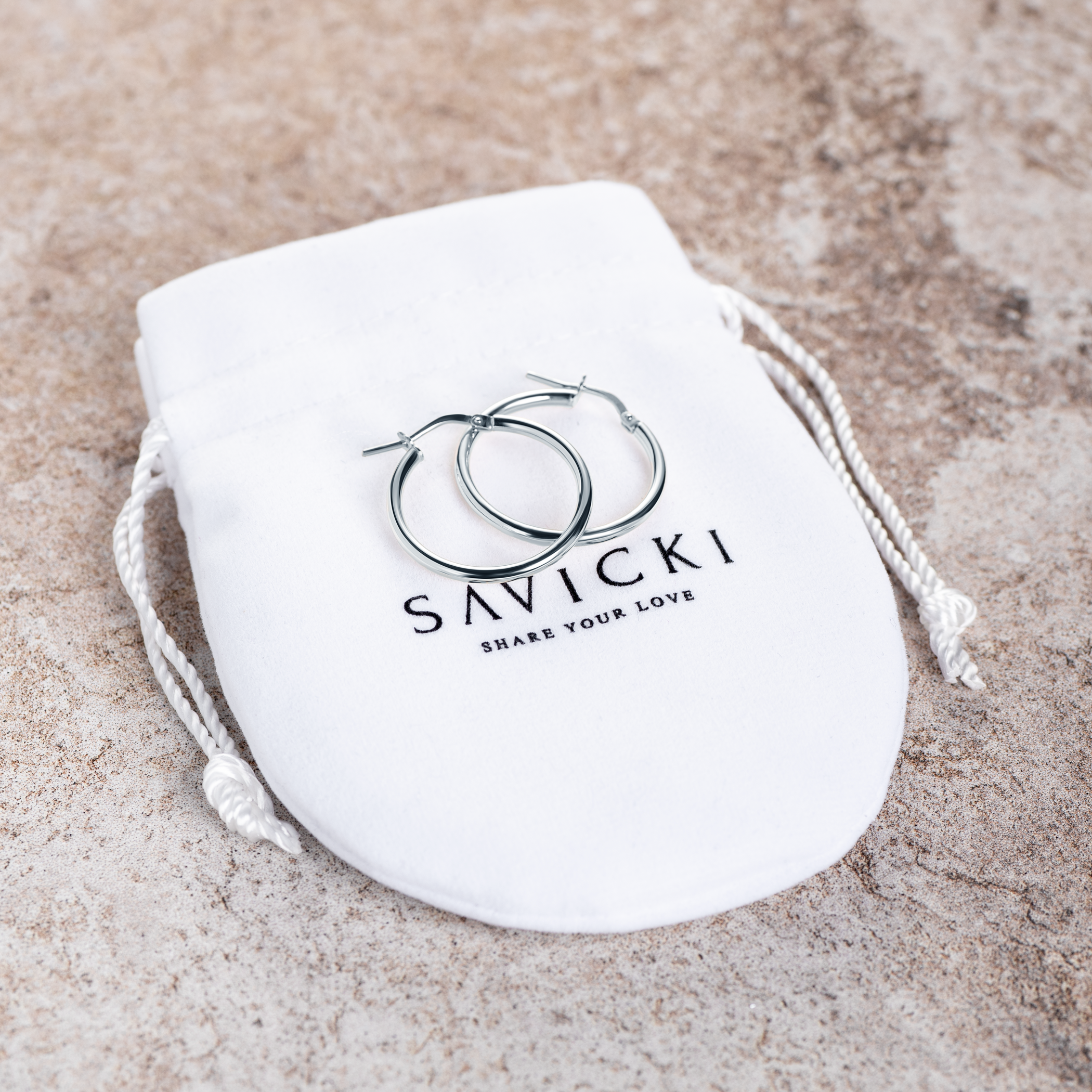 Kolczyki koła Savicki: srebrne