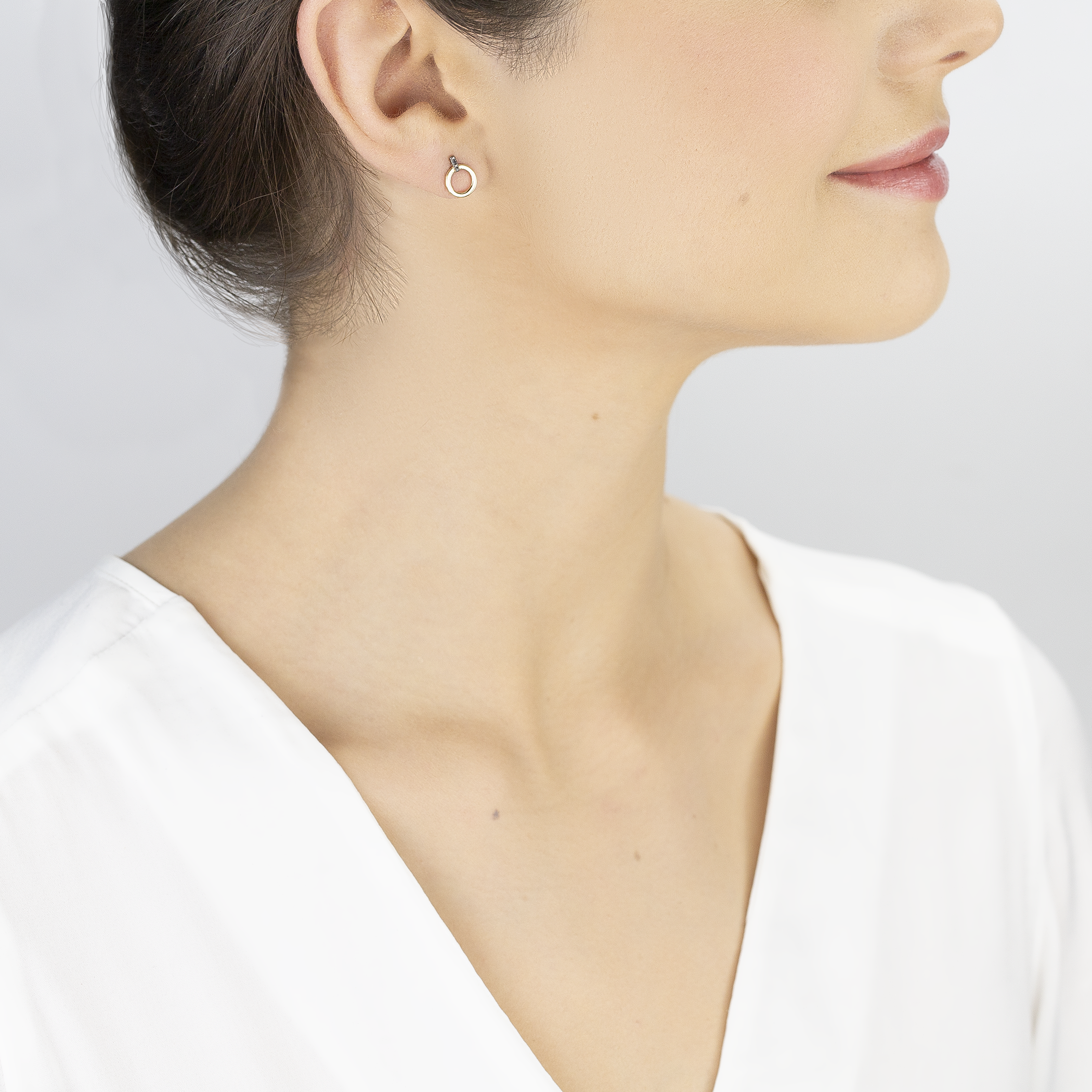 Kolczyki kółka Savicki: złote, czarne diamenty - 4