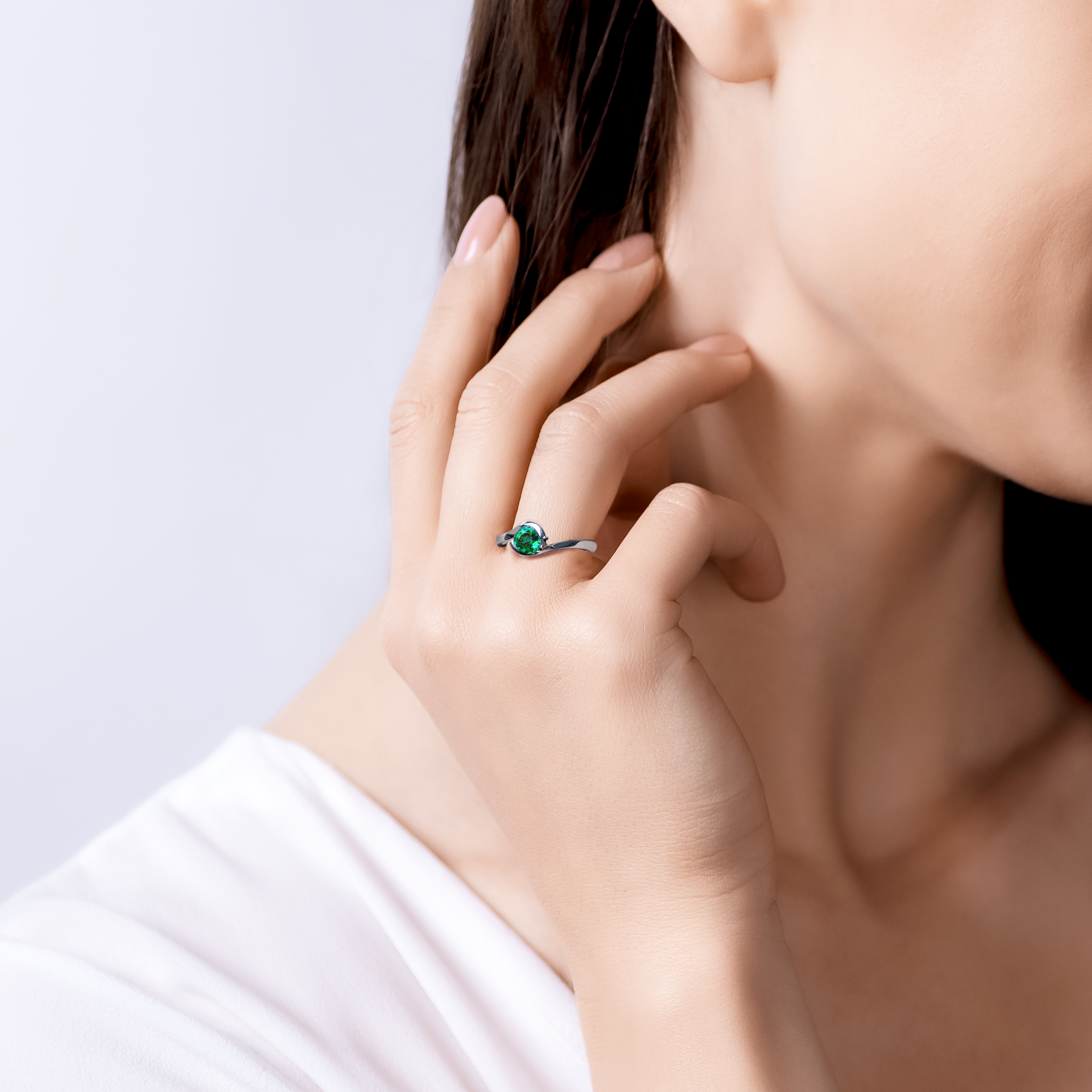 Pierścionek Secret Garden: białe złoto, szmaragd