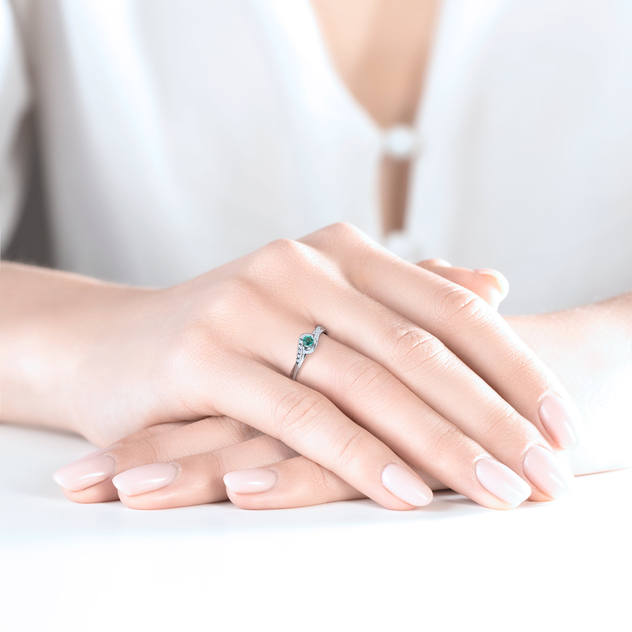 Ring Secret Garden: Weißgold, Smaragd