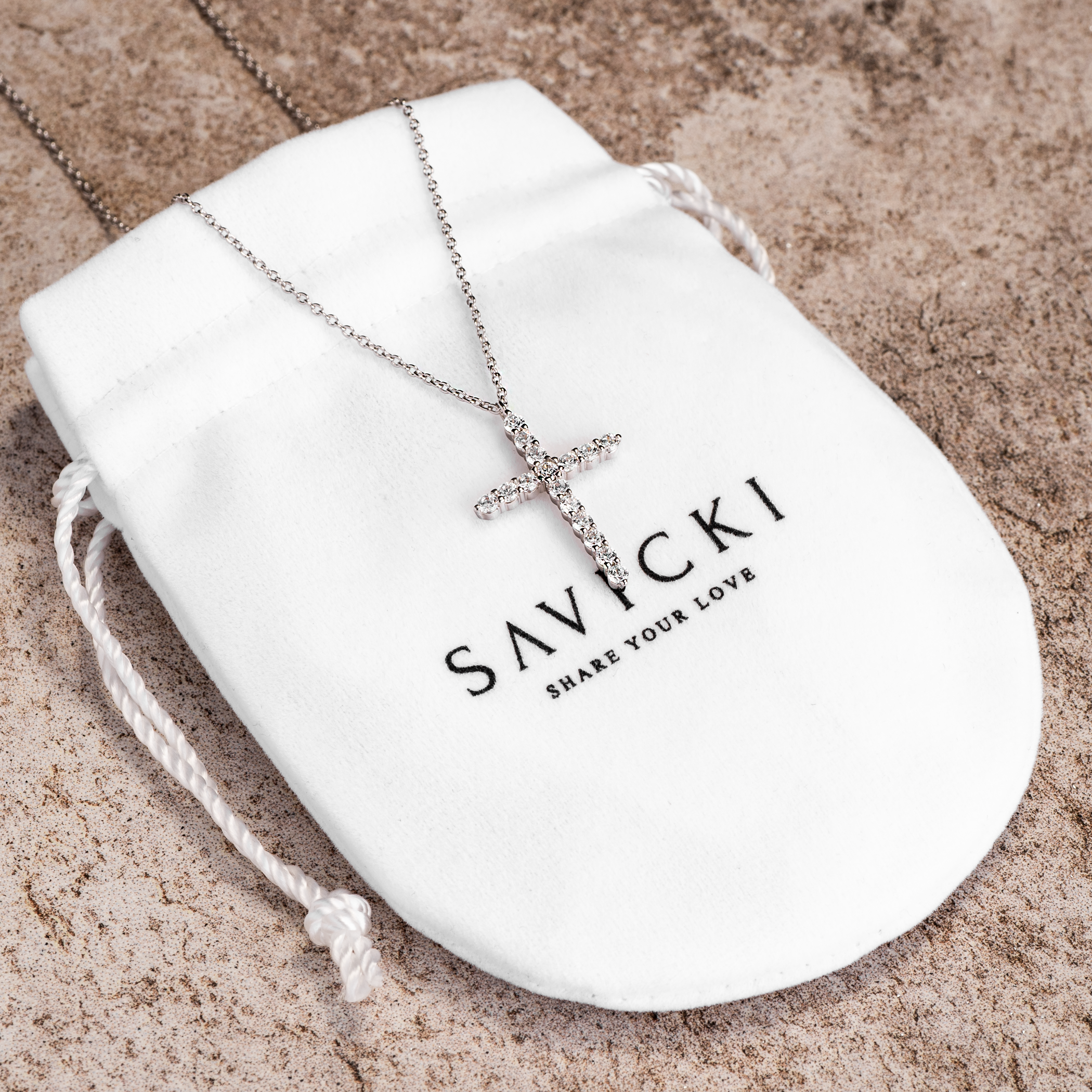 Naszyjnik krzyżyk Savicki: srebrny, cyrkonie - 3