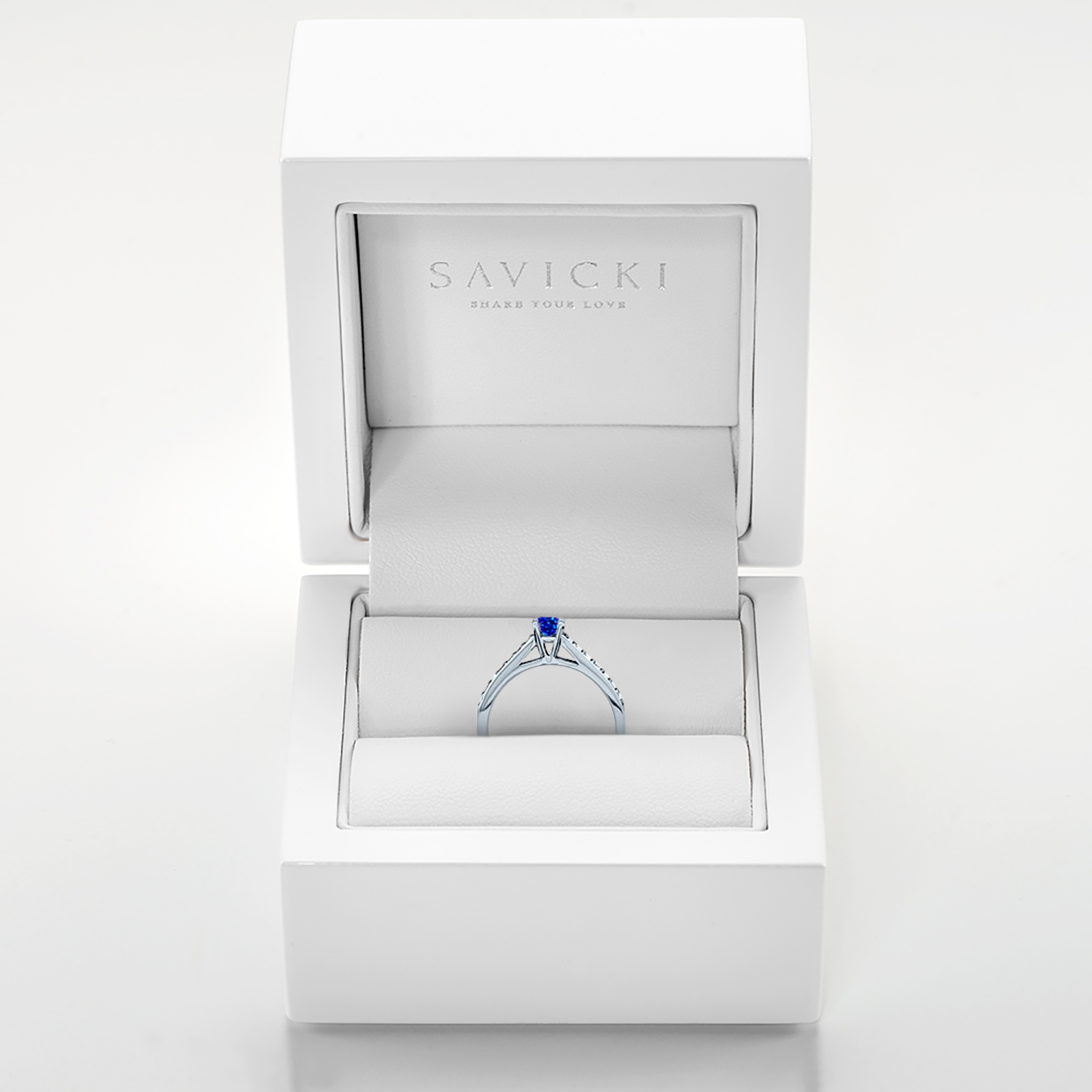 Pierścionek Heart of the Ocean: białe złoto, niebieski szafir