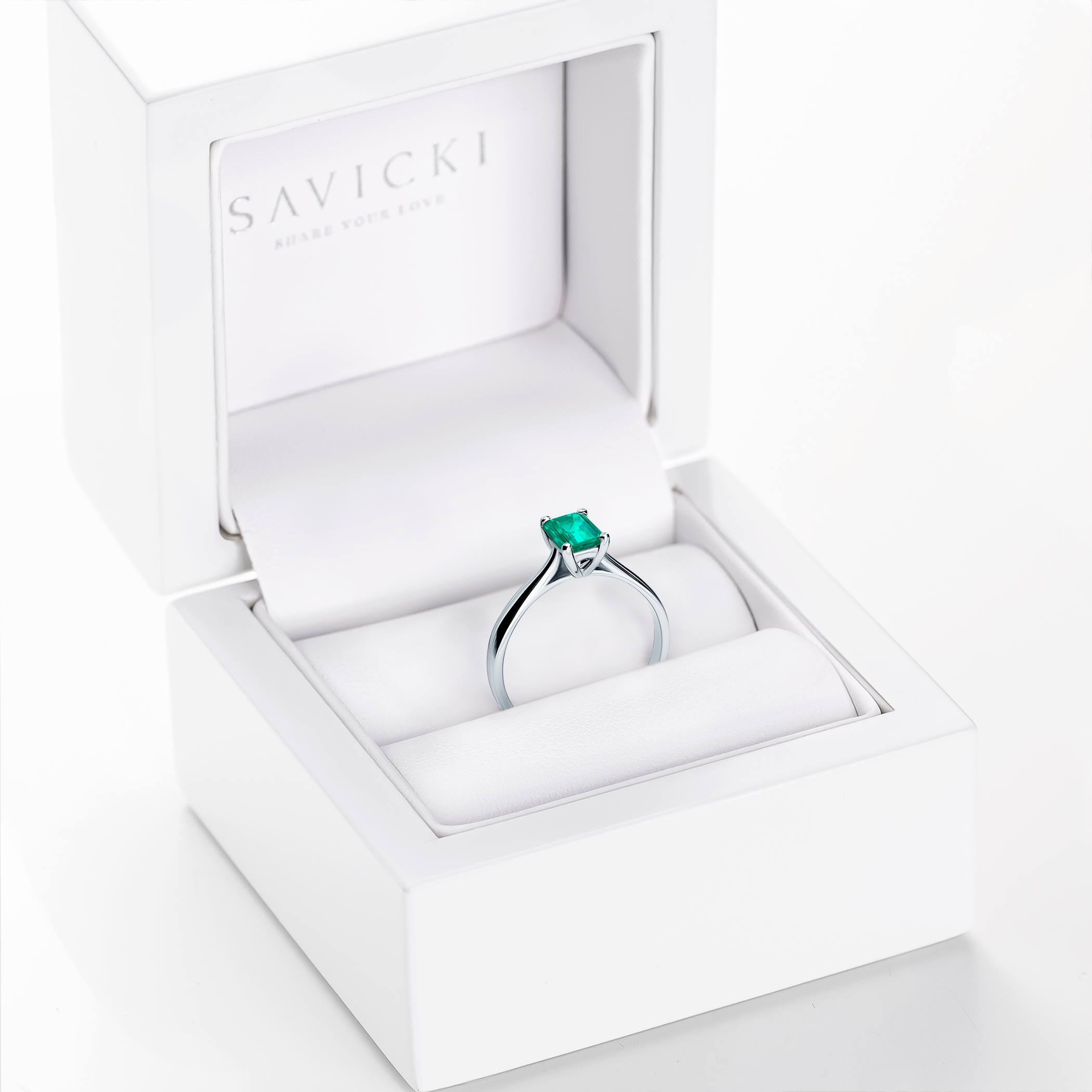Pierścionek zaręczynowy SAVICKI: białe złoto, szmaragd