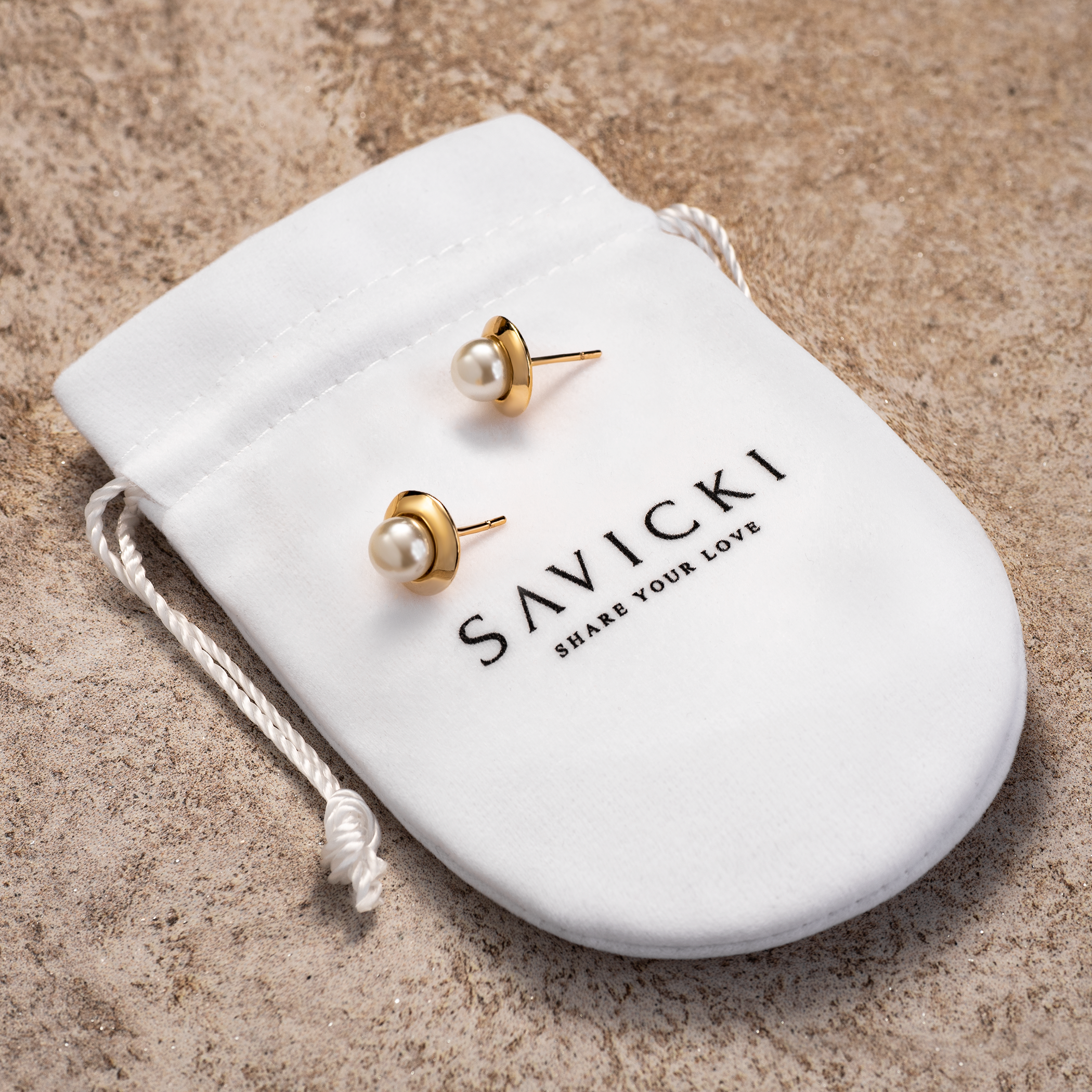 Kolczyki koła Savicki: złote, perły