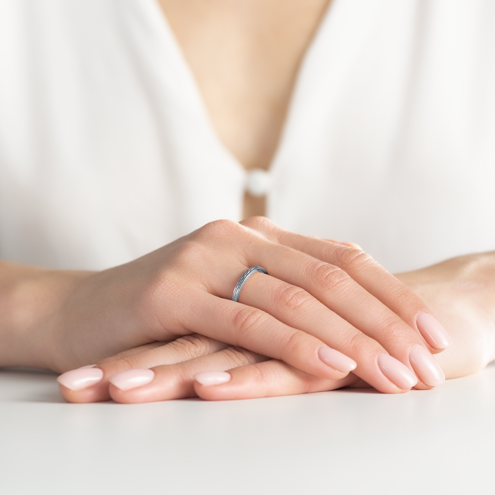 Pierścionek SAVICKI: białe złoto