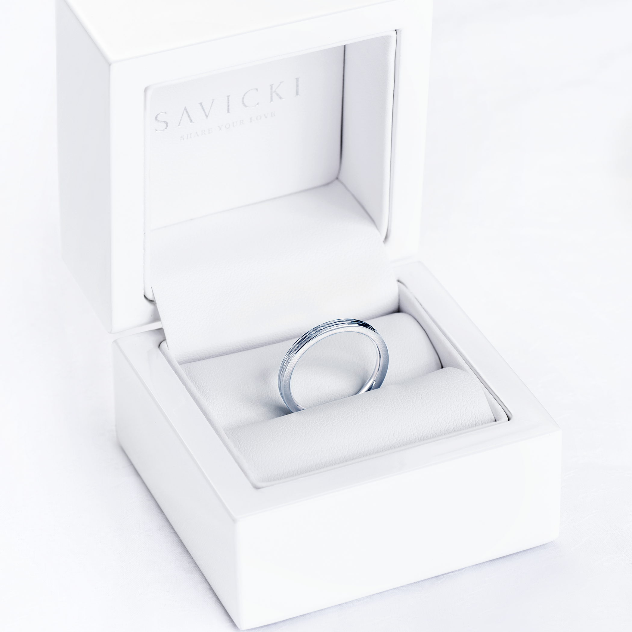 Pierścionek SAVICKI: białe złoto