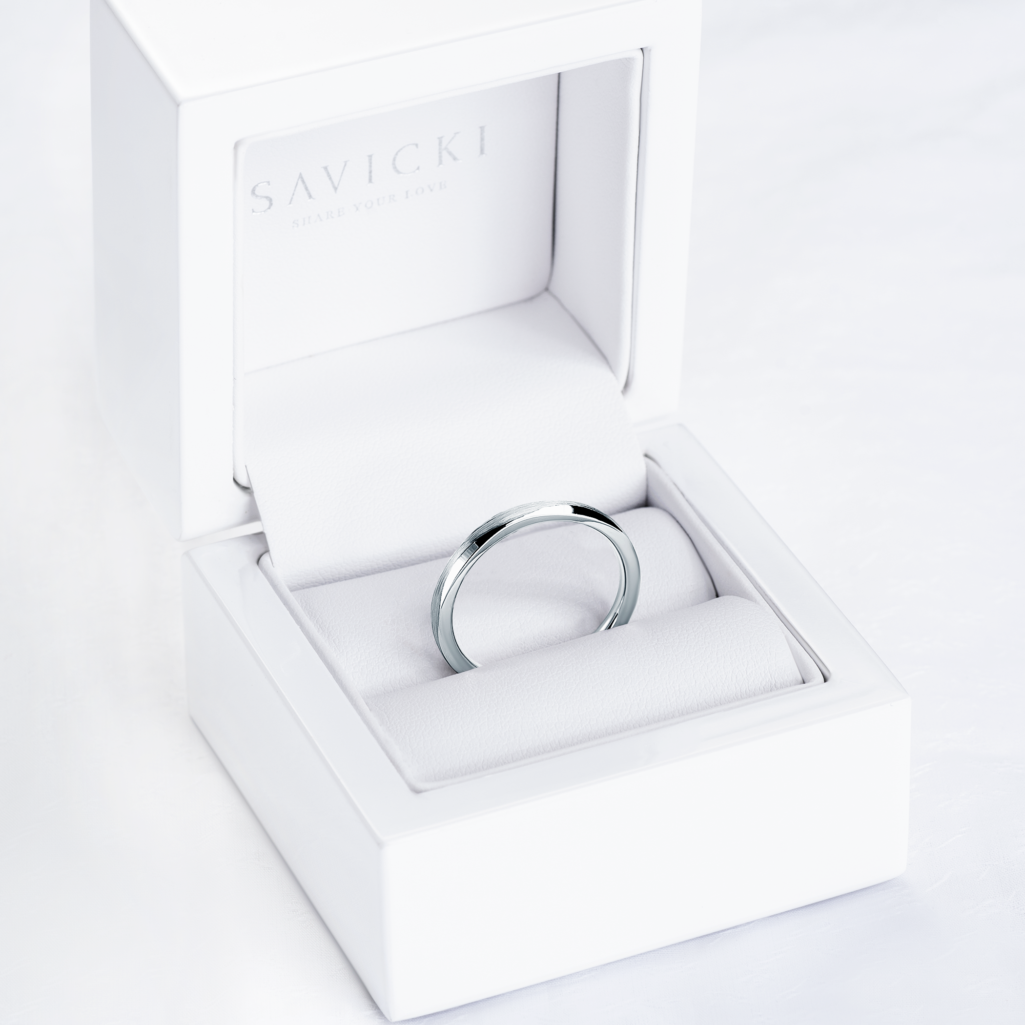Pierścionek SAVICKI: białe złoto