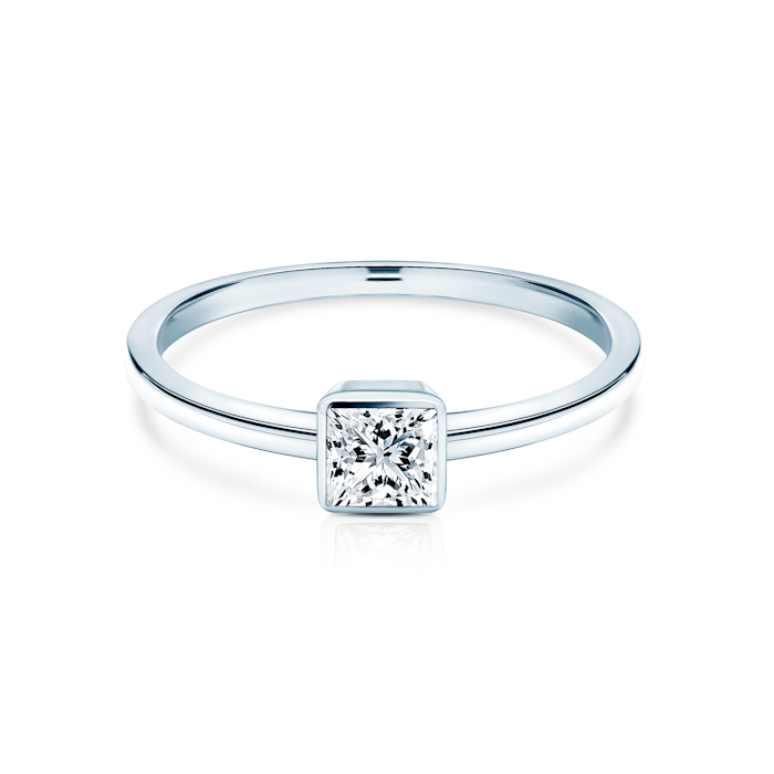 Pierścionek zaręczynowy Pure: białe złoto, diament w szlifie princessa