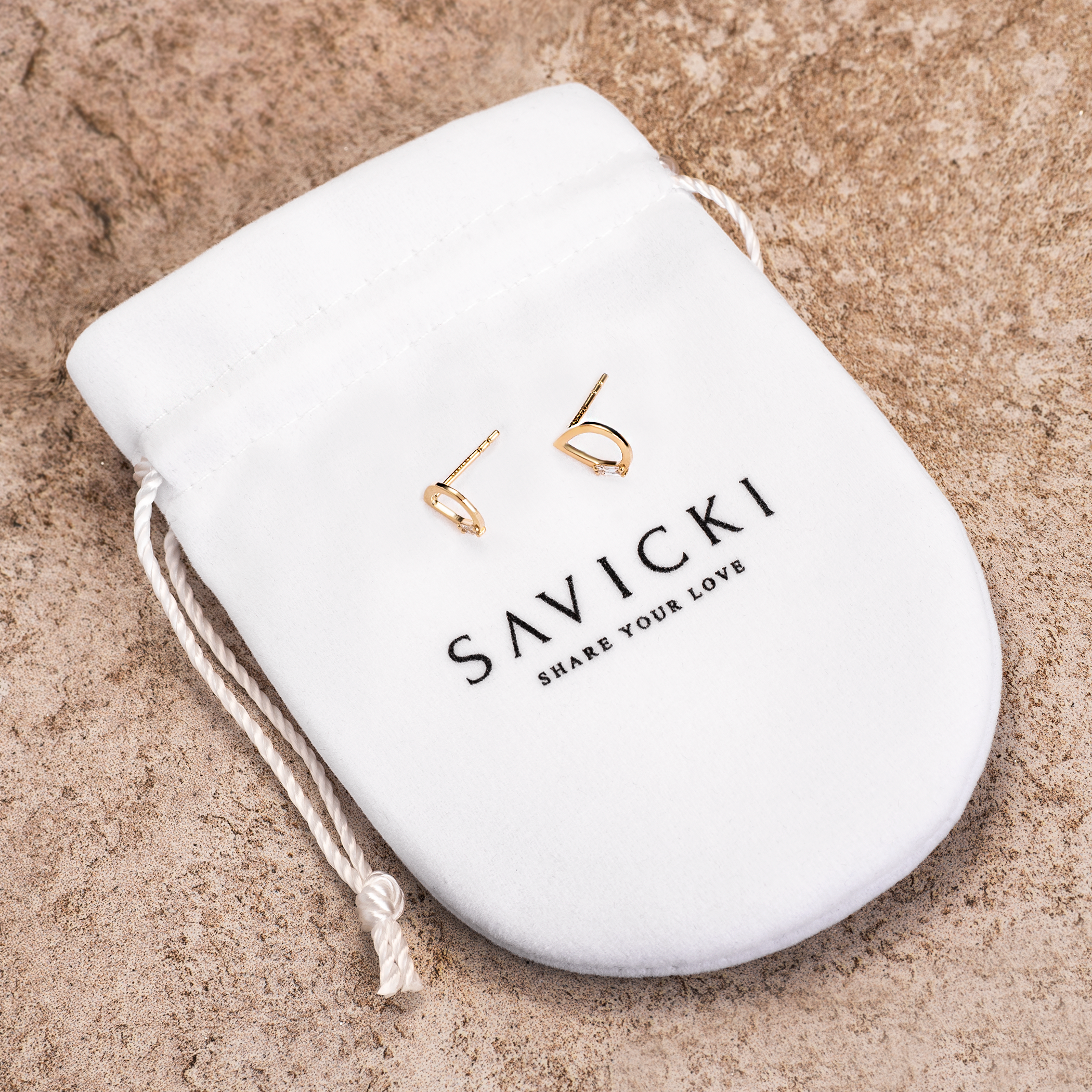 Kolczyki łezki Savicki: złote, diamenty