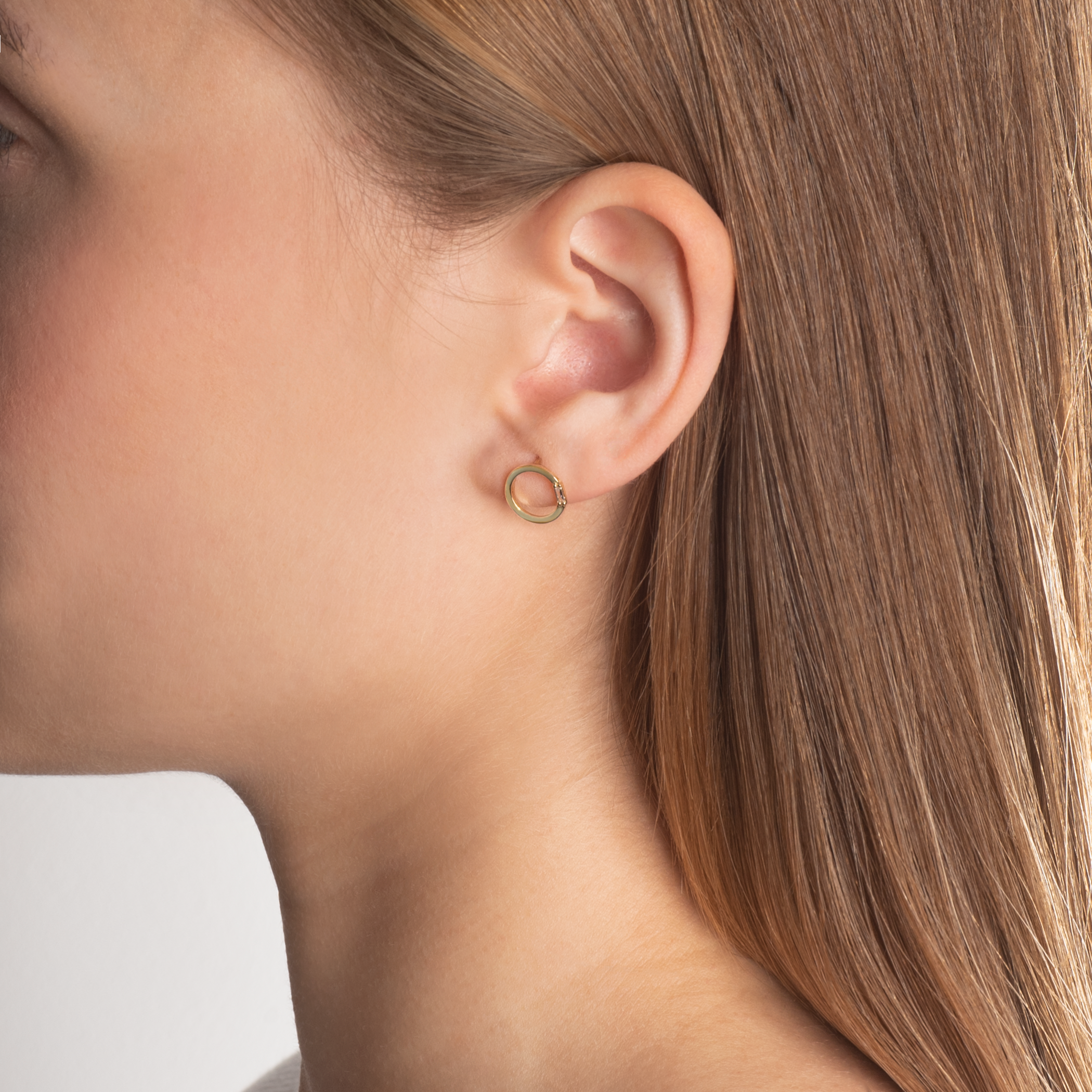 Kolczyki koła Savicki: złote, diamenty