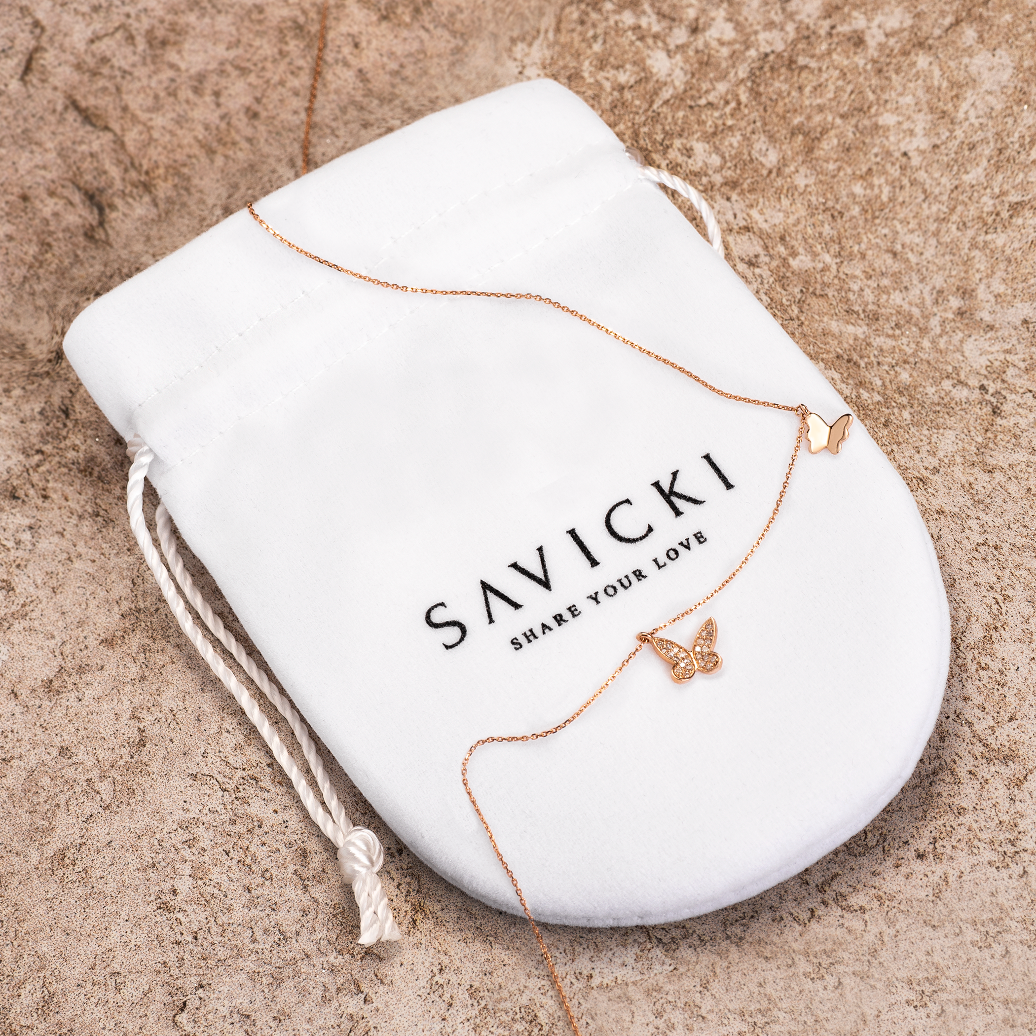 Naszyjnik motylki Savicki: różowe złoto, diamenty - 3