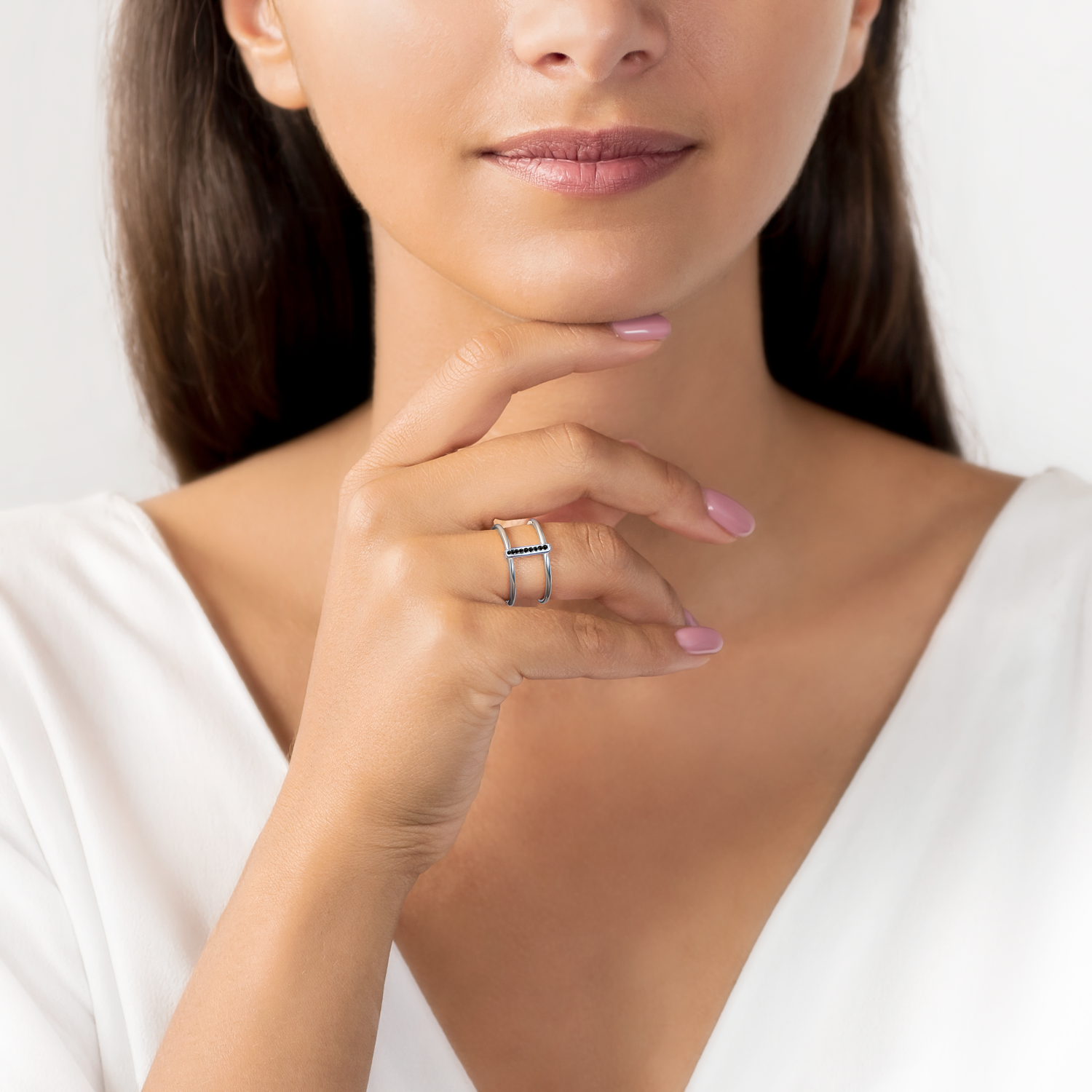 Pierścionek SAVICKI: białe złoto, czarne diamenty