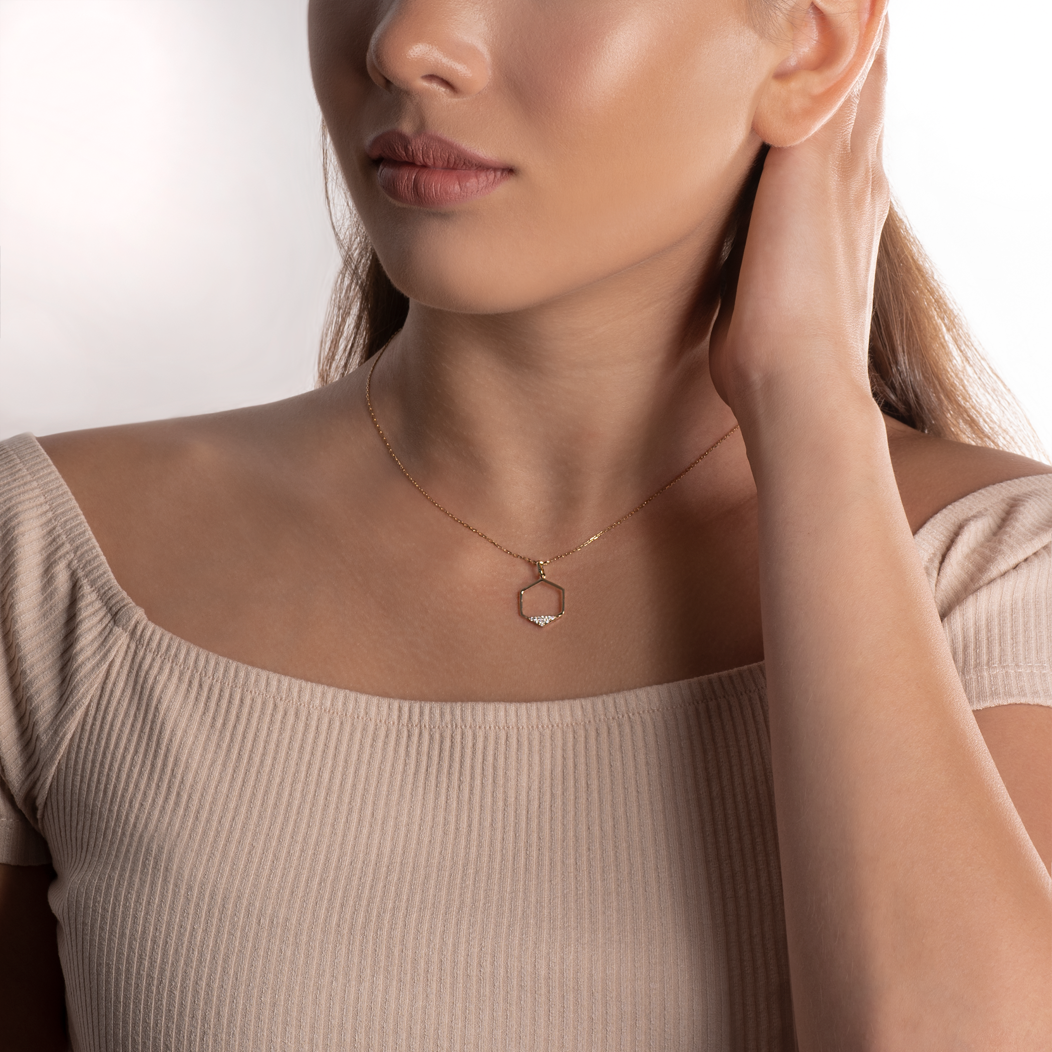 Zawieszka sześciokąt Savicki: złota, diamenty