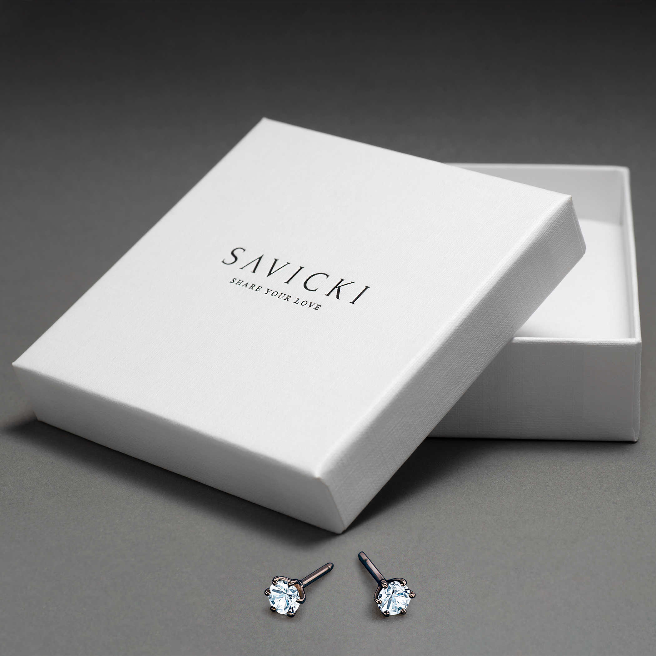 Kolczyki SAVICKI: czarne złoto, diamenty