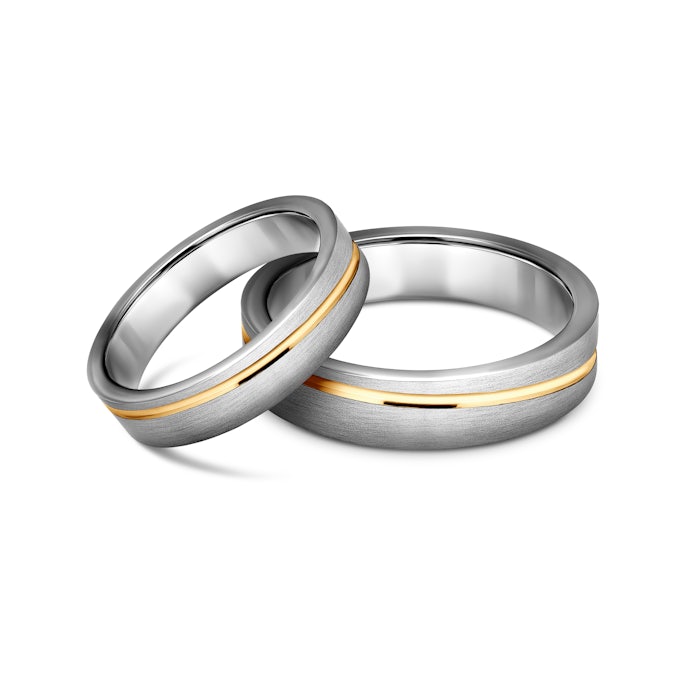 Obrączki ślubne: tytan, złoto, płaskie, 4 i 5 mm