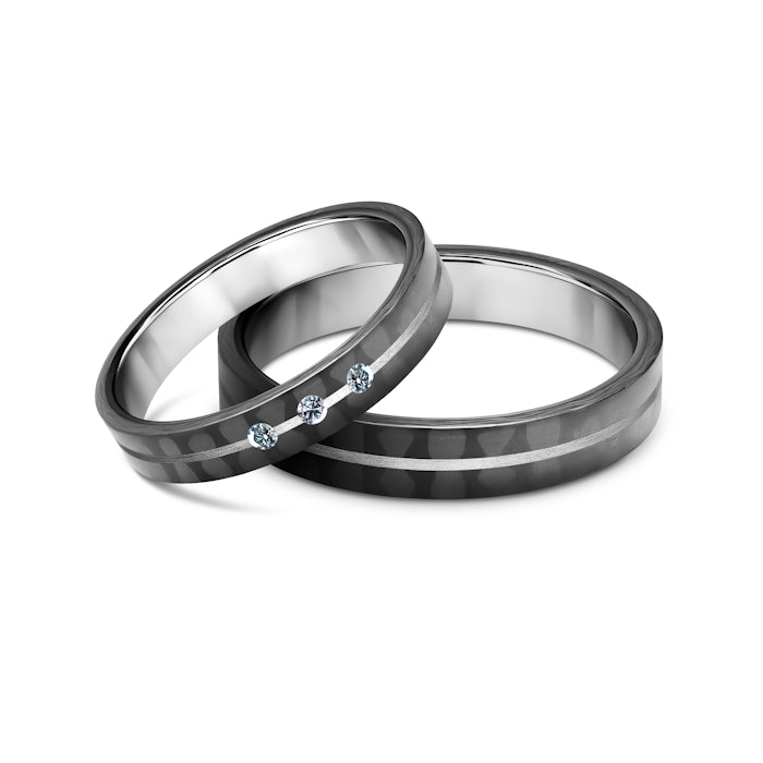 Snubní prsteny: karbon + titan, ploché, 4 mm
