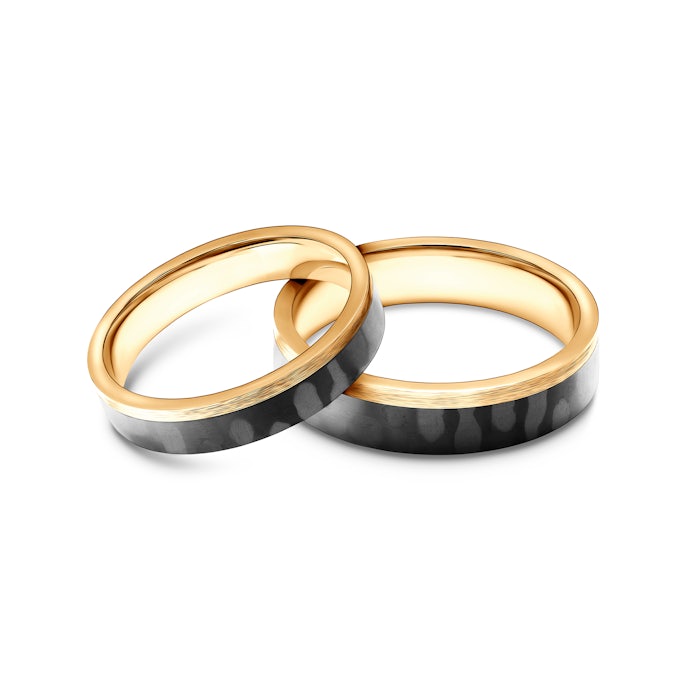 Obrączki ślubne: carbon, złoto, płaskie, 4 i 5 mm