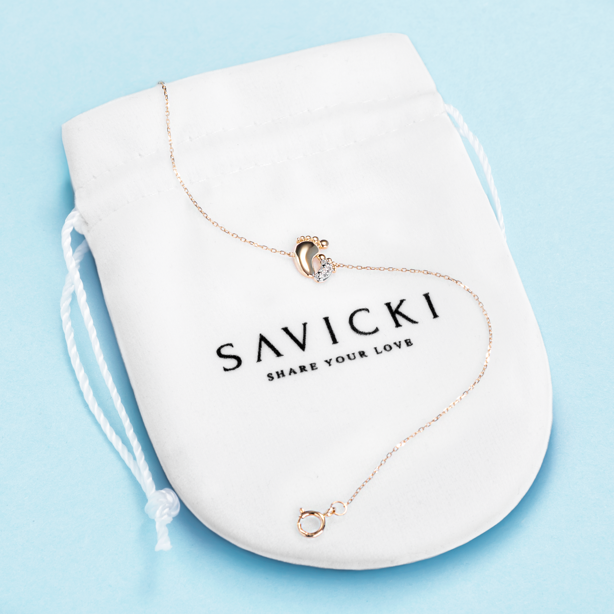 Bransoletka stópki Savicki: złota, diamenty